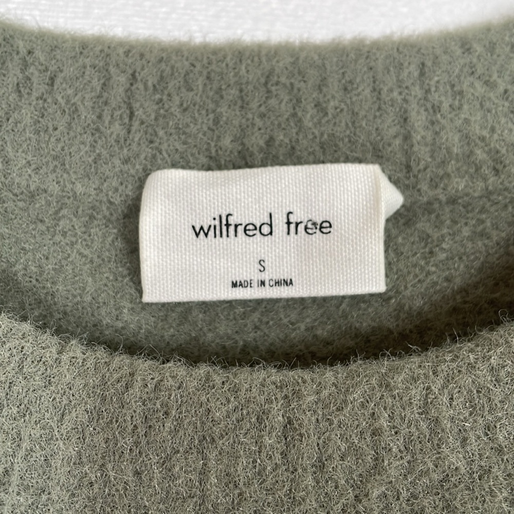Aritzia Wilfred Free Relaxed Fit Sweater Size S Crewneck Sage Green Super Soft - Picture 3 of 9